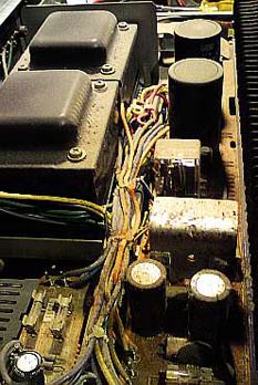 Amplificateur Hitachi HA-5700 Vintage avant nettoyage